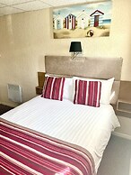 Clifton Court Metro Hotel