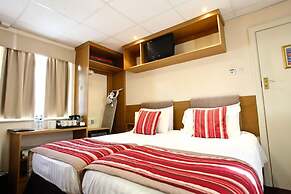 Clifton Court Metro Hotel