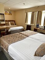 Clifton Court Metro Hotel