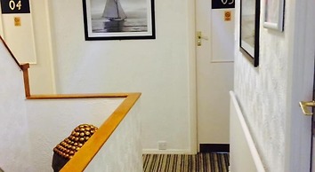 Clifton Court Metro Hotel