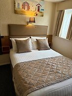 Clifton Court Metro Hotel