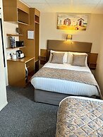 Clifton Court Metro Hotel