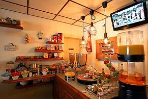 Clifton Court Metro Hotel