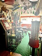 Clifton Court Metro Hotel