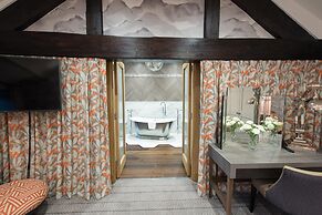 The Fence Gate Lodge