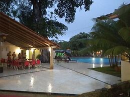 Floral Inn Family Hotel