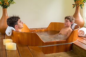 Floral Inn Family Hotel