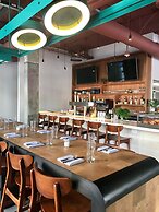 Gateway Hotel Santa Monica