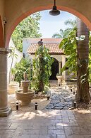 Casa Dos Lirios Boutique B&B