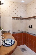 Casa Dos Lirios Boutique B&B