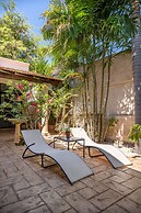 Casa Dos Lirios Boutique B&B