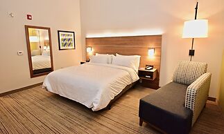 Holiday Inn Express & Suites Perryville by IHG