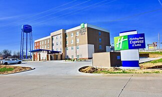 Holiday Inn Express & Suites Perryville by IHG