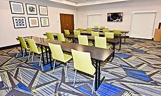 Holiday Inn Express & Suites Perryville by IHG
