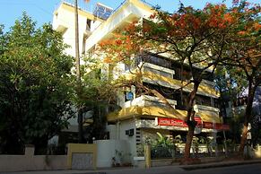 Hotel Raviraj