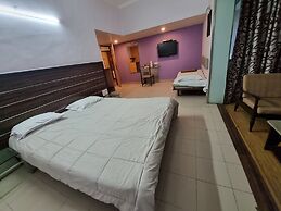 Hotel Raviraj