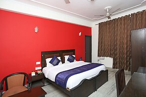 OYO 3251 Royal Inn