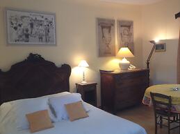 B&B With Charm - Quiet With Kitchen & sw Pool