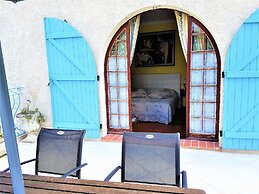 B&B With Charm - Quiet With Kitchen & sw Pool
