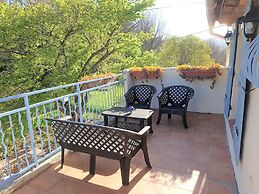 B&B With Charm - Quiet With Kitchen & sw Pool