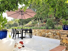 B&B With Charm - Quiet With Kitchen & sw Pool