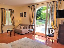 B&B With Charm - Quiet With Kitchen & sw Pool
