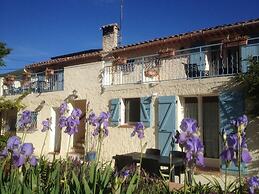 B&B With Charm - Quiet With Kitchen & sw Pool