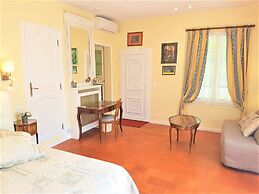 B&B With Charm - Quiet With Kitchen & sw Pool