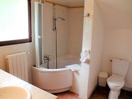 B&B With Charm - Quiet With Kitchen & sw Pool