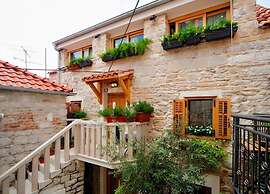 Stone House Luxury Rooms