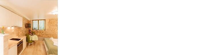 Stone House Luxury Rooms