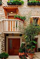 Stone House Luxury Rooms