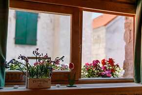 Stone House Luxury Rooms