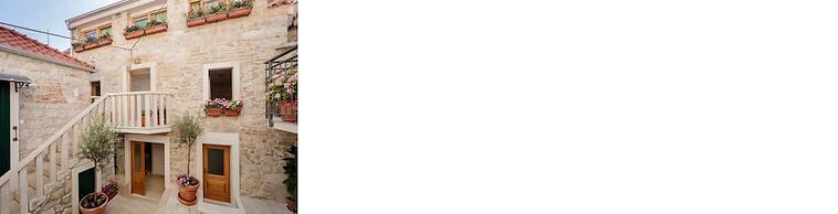 Stone House Luxury Rooms