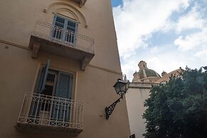 ZIBIBBO SUITES & ROOMS - Aparthotel in Centro Storico a Trapani