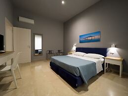 ZIBIBBO SUITES & ROOMS - Aparthotel in Centro Storico a Trapani