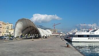 ZIBIBBO SUITES & ROOMS - Aparthotel in Centro Storico a Trapani