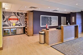Hampton Inn & Suites St. Paul Oakdale/Woodbury