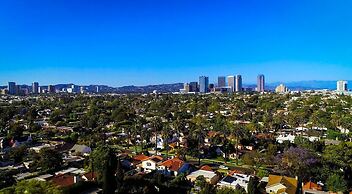 L.A. Sky Boutique Hotel