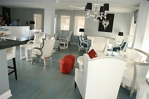 L.A. Sky Boutique Hotel