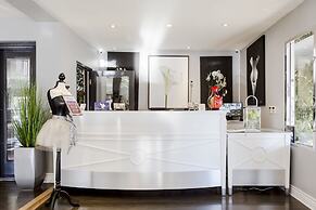 L.A. Sky Boutique Hotel