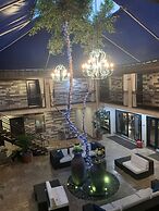 L.A. Sky Boutique Hotel