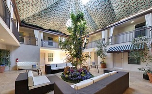 L.A. Sky Boutique Hotel