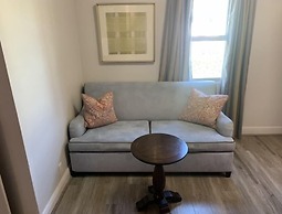 L.A. Sky Boutique Hotel