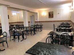 Lelux Hotel