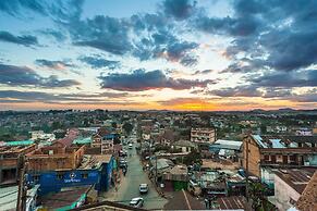 Oceanis Home & Voyages