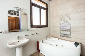 Oceanis Home & Voyages