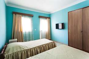 Oceanis Home & Voyages