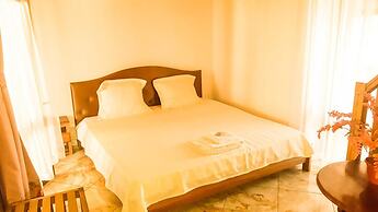 Oceanis Home & Voyages