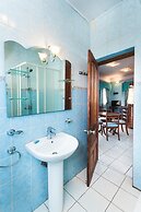 Oceanis Home & Voyages